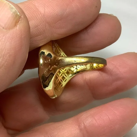 Gold Plated Mother of Pearl Ring - Picture 3 of 4